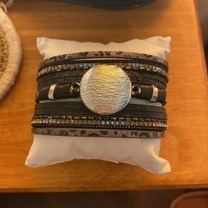 Saachi bracelet New in Box